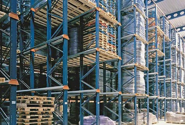 Использование стеллажей на складских площадях